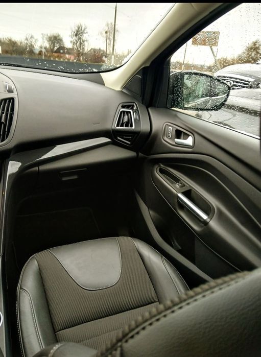 Ford Kuga 2015 рік