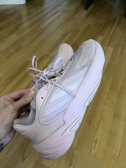 Продам кросівки Adidas