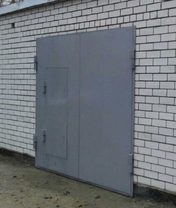 Сдам капитальный гараж, участок