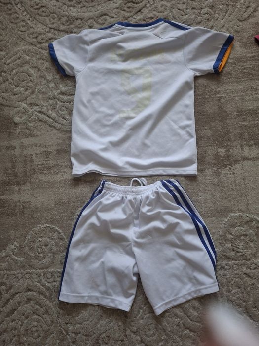 Футбольна форма 140 ріст.