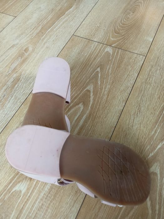 Buty firmy friboo zamszowe haftowane rozmiar 31