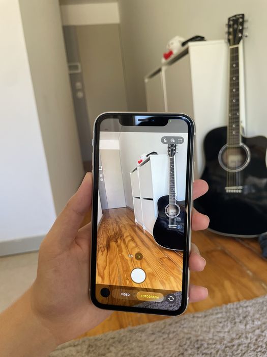 iPhone 11, excelente estado