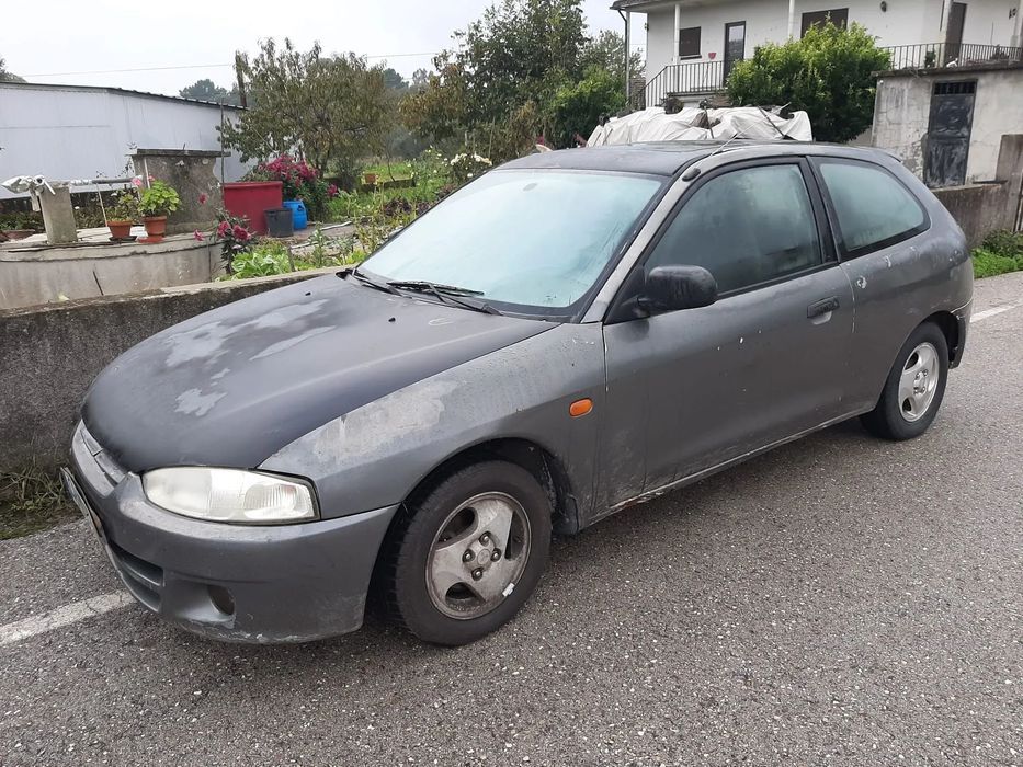 Mitsubishi Colt para peças