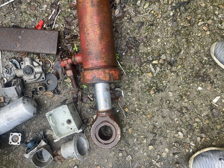 Продам гідроциліндр