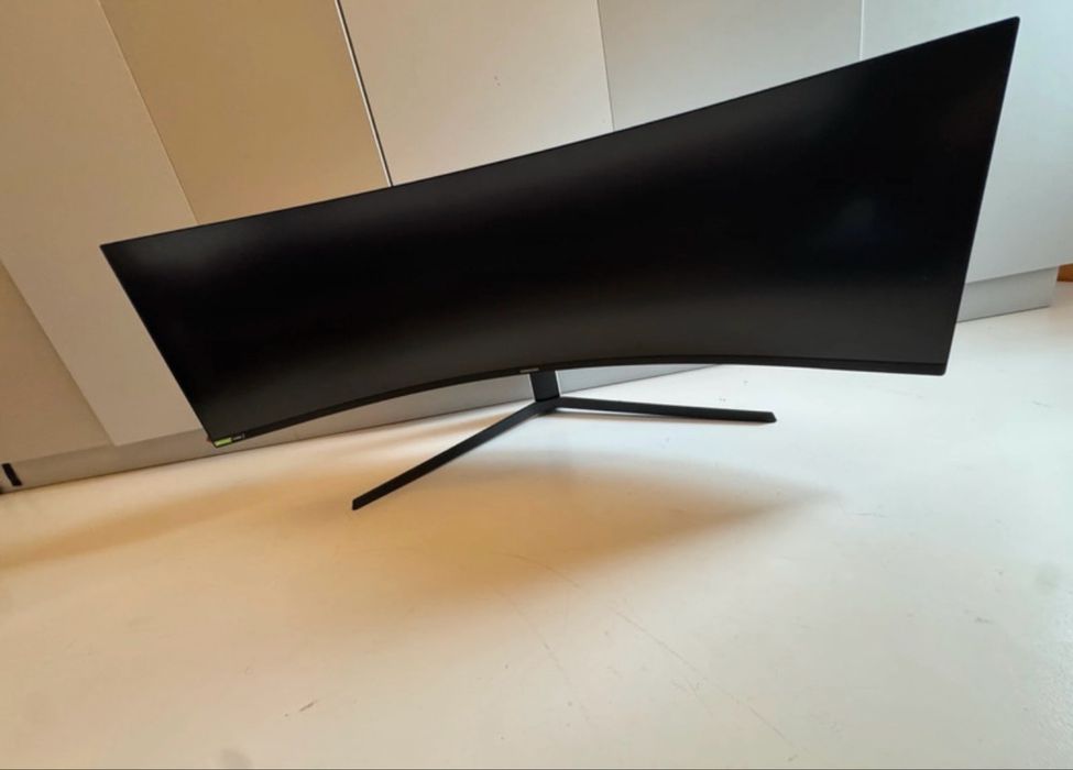 Vendo ecra monitor ultra panoramico 49’’ Odissey G9 Dual QHD