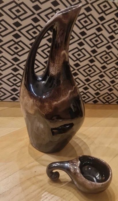 Stylowa karafka z pieknym kieliszkiem