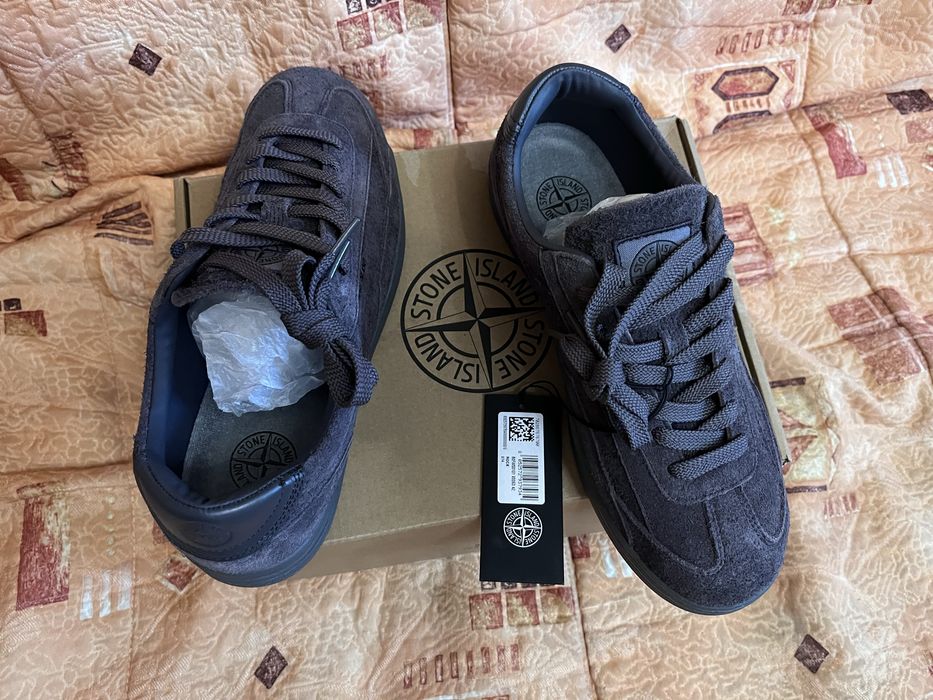 Продам кроссовки Stone Island