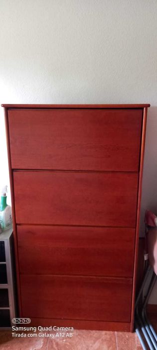Vende-se sapateira em madeira
