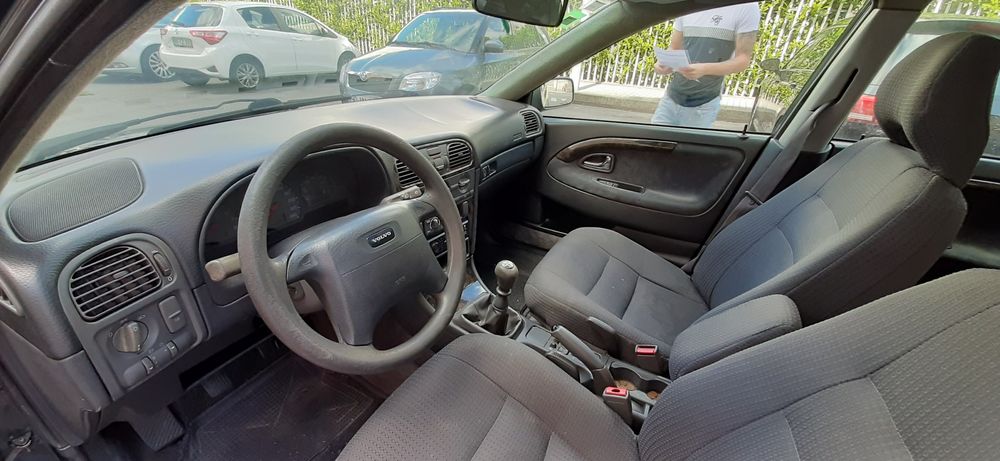 Vendo Volvo v40 1998