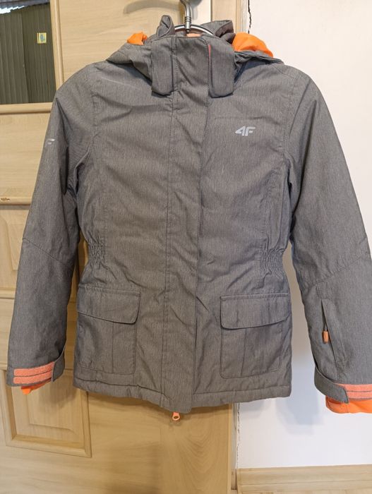 Kurtka zimowa 4f rozmiar 128