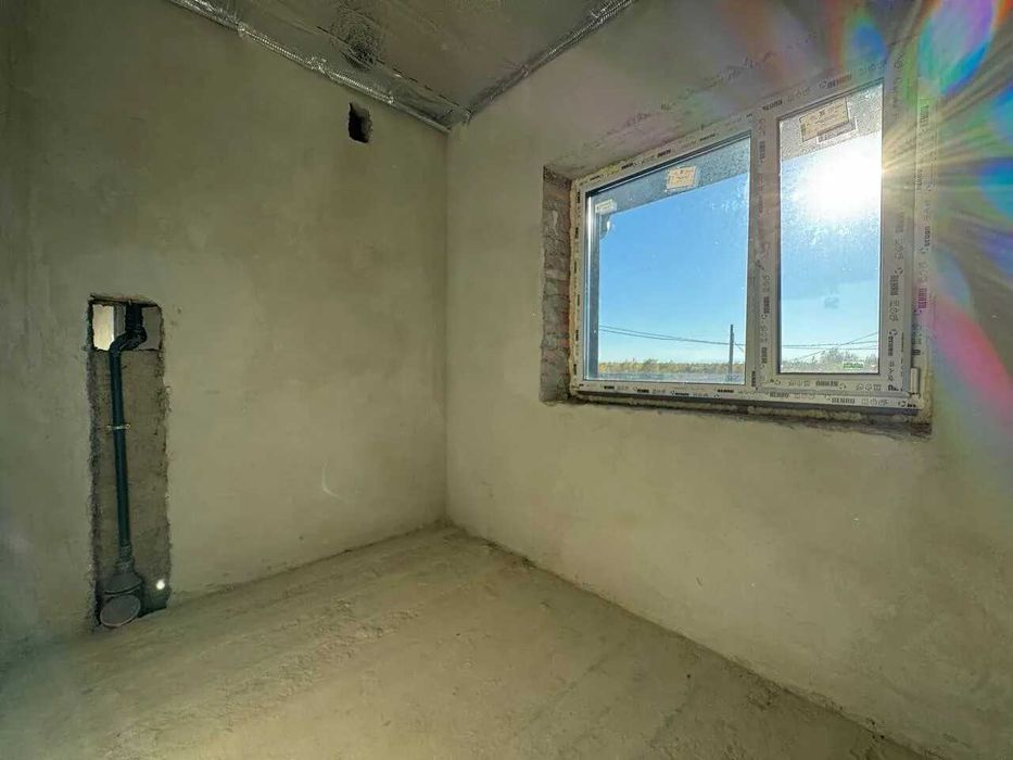 Сучасний дуплекс з великою ділянкою