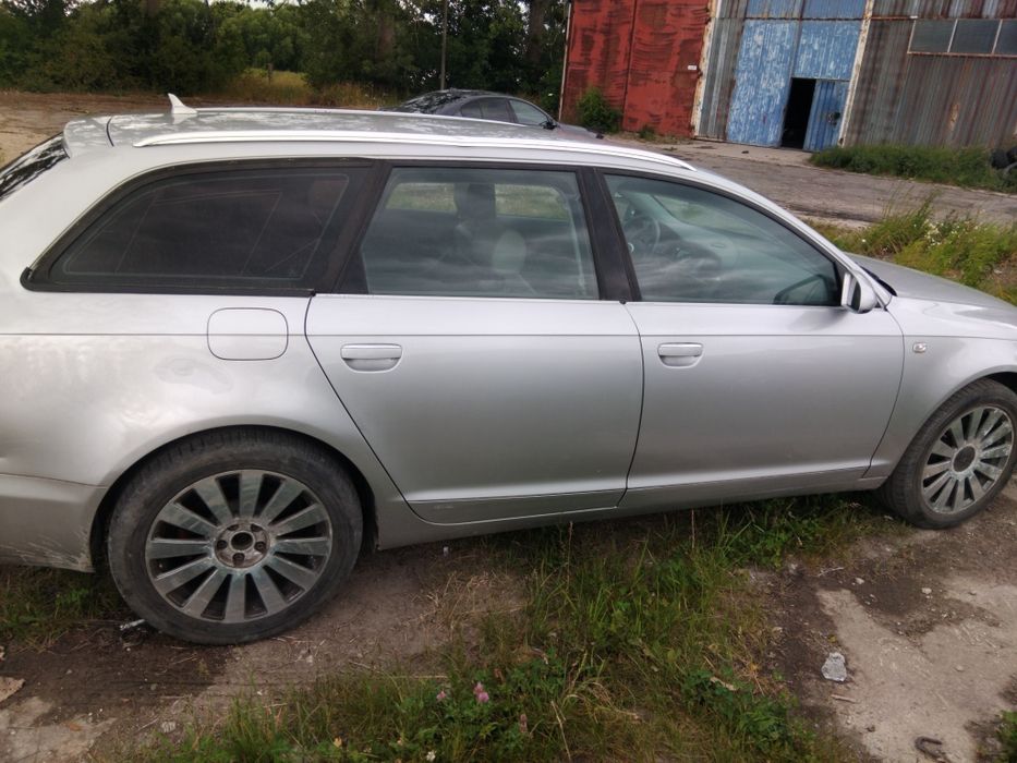 Audi a 6 c6 quattro 3.2 fsi manual uszkodzona całość albo części