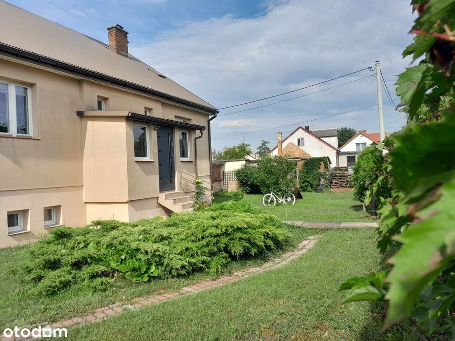 Dom wolnostojący na dużej działce 1128 m² – granica Kielc