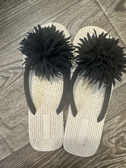 Продам шлепки новые