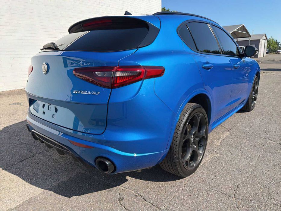 Alfa Romeo Stelvio Veloce      2023