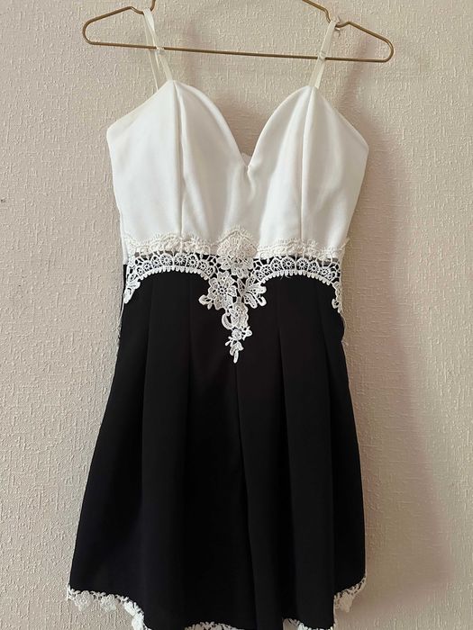 Ошатне плаття-ромпер р-S відміний стан