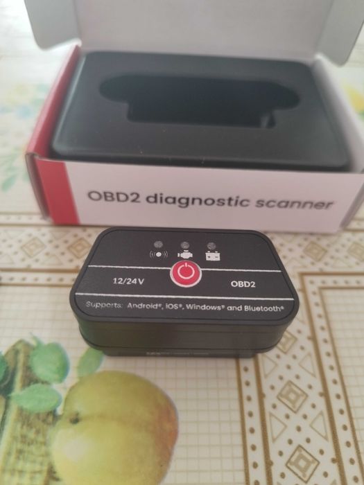 Scanner de Diagnóstico OBD2 Bluetooth — AMiO (Modelo DC24K)