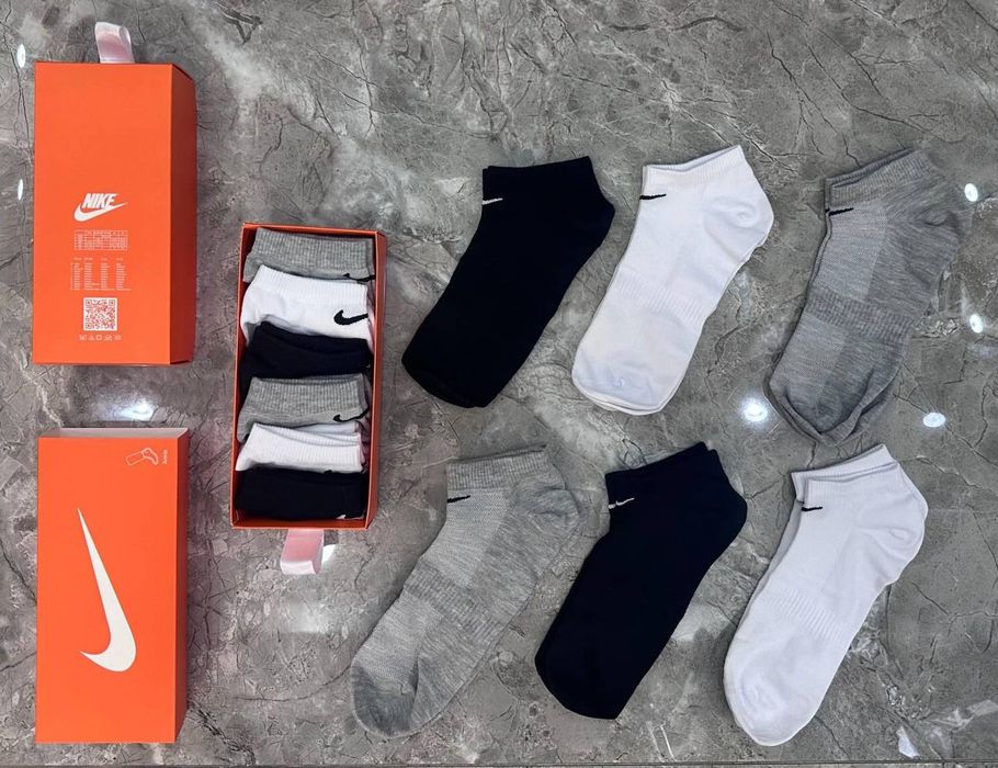 Nowe męskie skarpety nike 6 par w pudełku 40/45