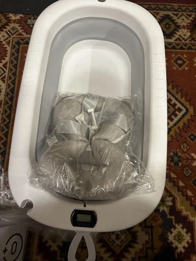 Дитяча ванночка з матрасиком