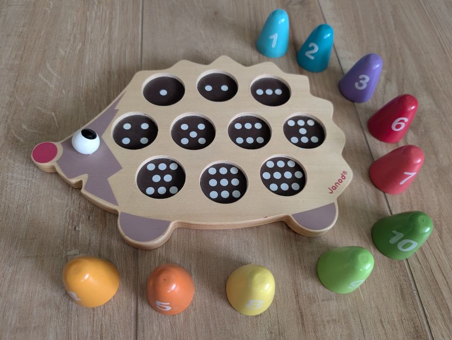 Drewniany jeż Janod cyferki