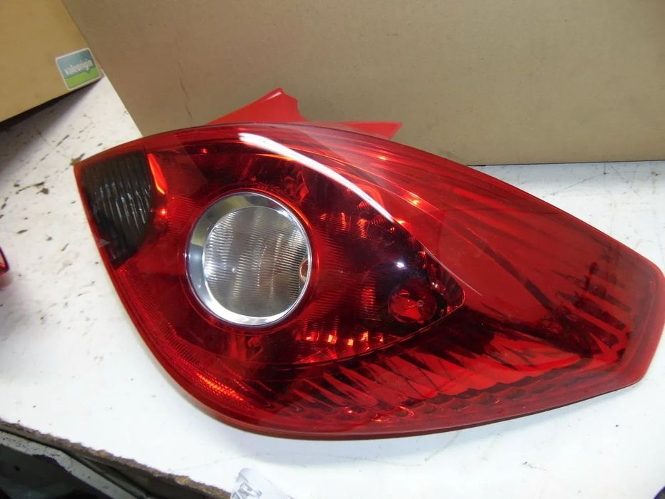 Opel Corsa D farolins