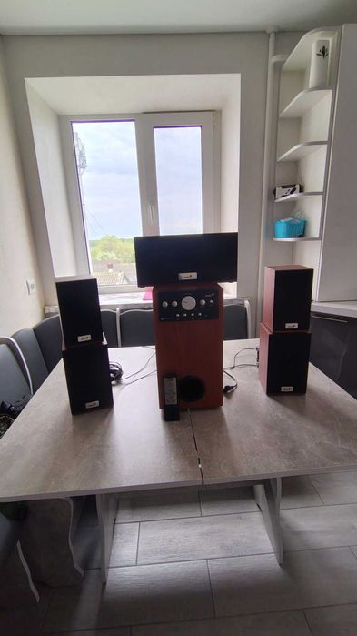 Дженіос 5 і 1 акустична система