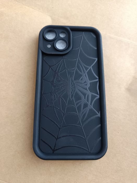 Etui na iPhone 14