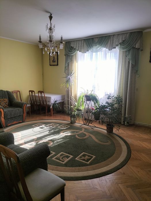 Продається 3-х поверховий  будинок м.Броди вул Івана Труша