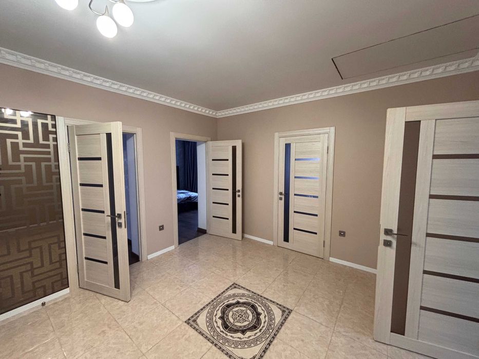 Сучасний двоповерховий будинок з ремонтом на 5 сотках