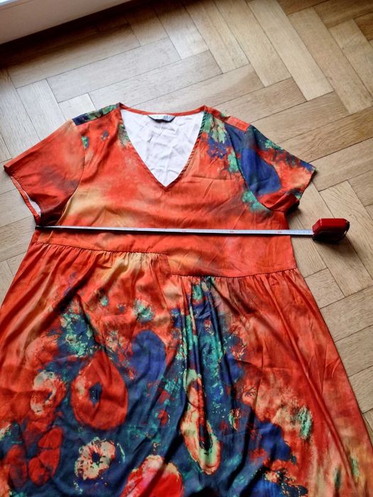 Sukienka letnia w kwiaty roz. M (40) - nieużywana