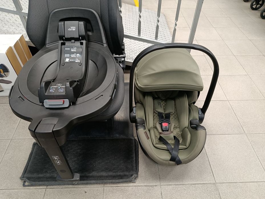 Fotelik 0-13 kg Britax Romer Baby Safe Pro z baza zielony  ekspozycji