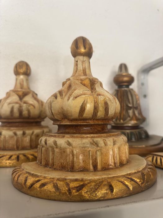 Peanha ou mísula de madeira