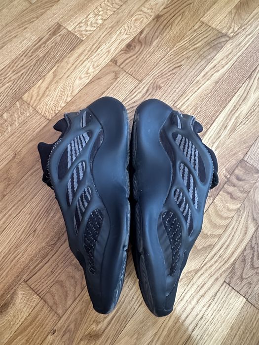 Adidas Yeezy 700 V3 Black оригінал