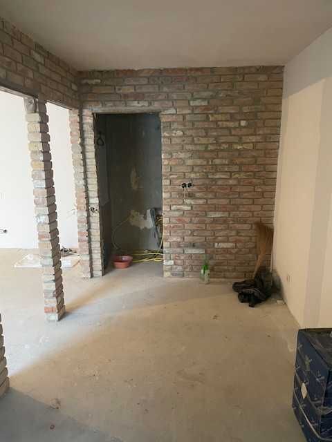 продаж  приміщення  під офіс чи магазин по проспекту Волі 62