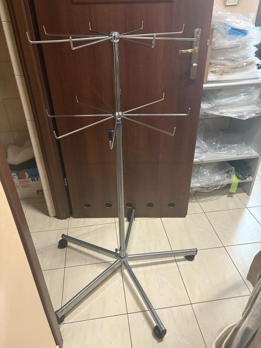 Stojak na krawaty i paski