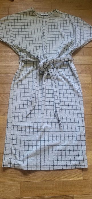 Sukienka w kratę ZARA