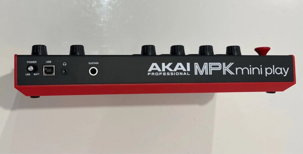 Akai MPK mini play mk3