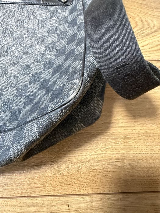 Сумка Louis Vuitton через плече