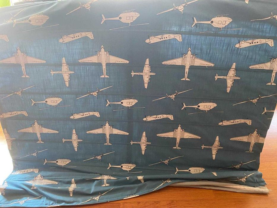 Estore Estilo Romano Infantil por Medida (Padrão Aviões/Helicópteros)