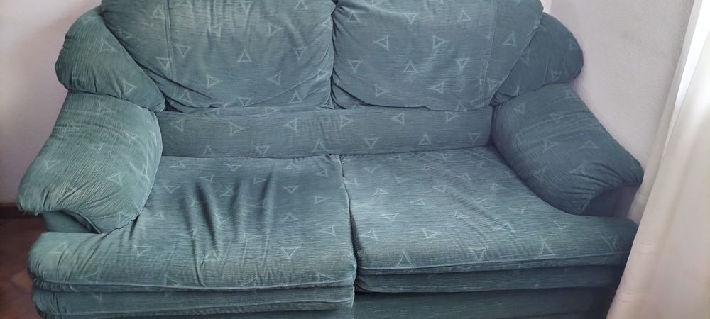 Sofá cama usado em bom estado 2 lugar (para desocupar)