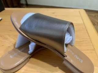 Новые кожаные шлепанцы