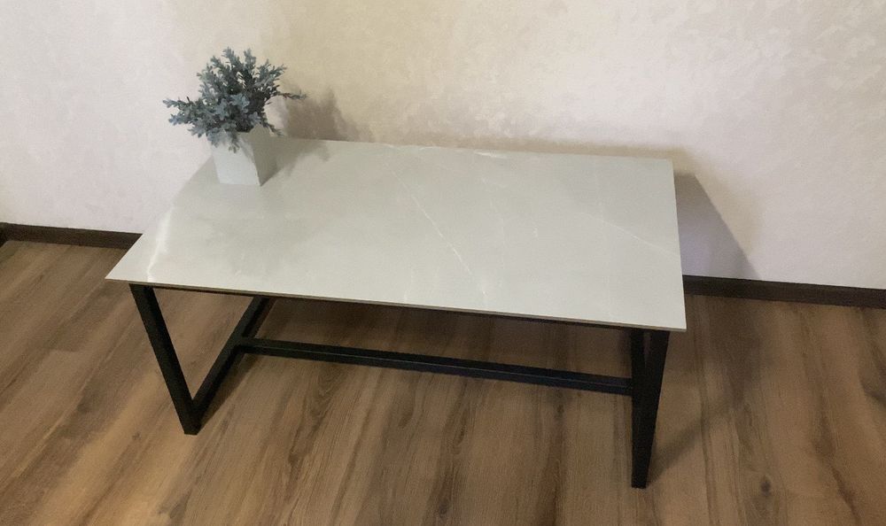 Журнальний стіл в стилі Loft