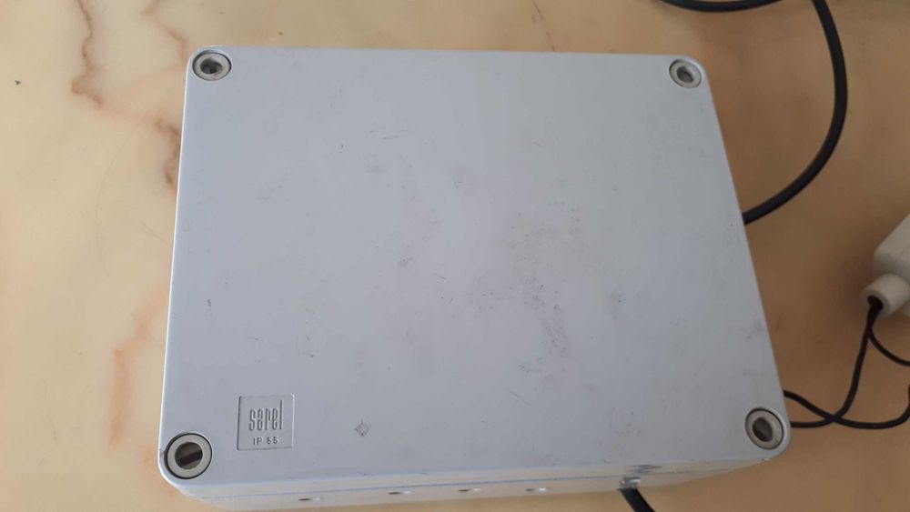 пульт дистанционного управления для гаражных ворот 220V Sarel IP55