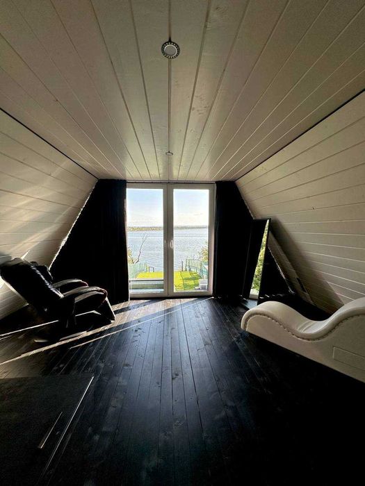 Будинок для відпочинку чи бізнесу на березі водойми_M