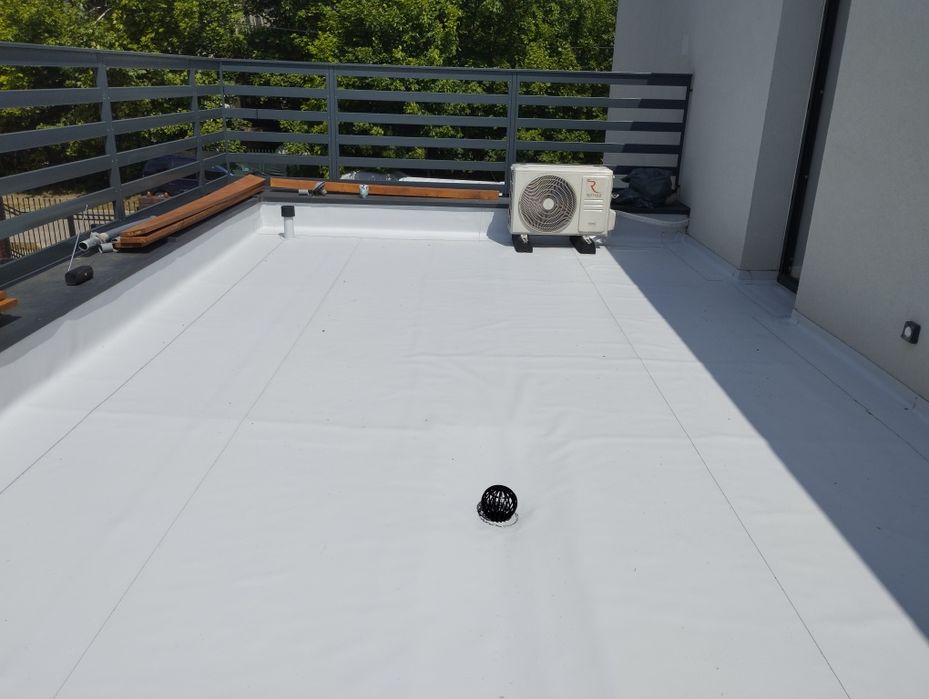 Dachy płaskie Membrany dachowe. Dach, Garaż. Balkon