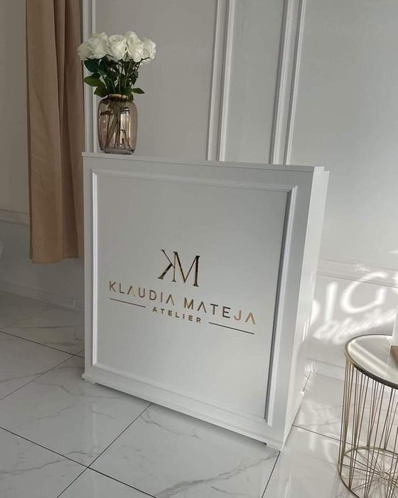 Recepcja kosmetyczna fryzjerska  lada  logo lustrzane DOSTĘPNA OD RĘKI