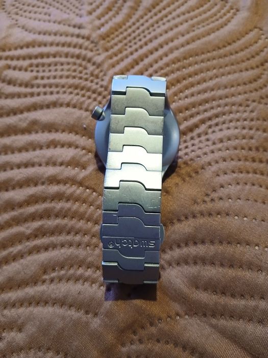 Relogio Swatch vermelho