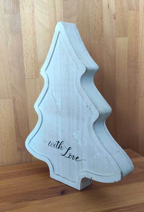 Drewniana choinka biała dekoracja