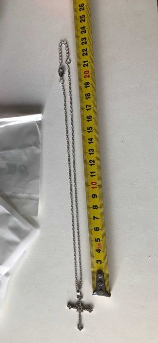 Модні жіночі підвіски з цирконовим хрестиком