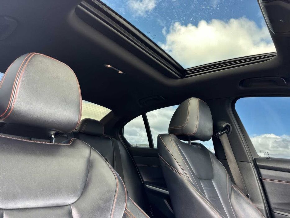 BMW 330Xi      2020
